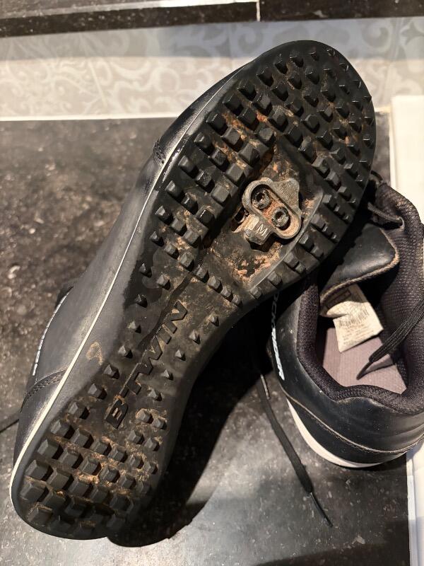 Tussen Particulieren - Rockrider schoen 3/5