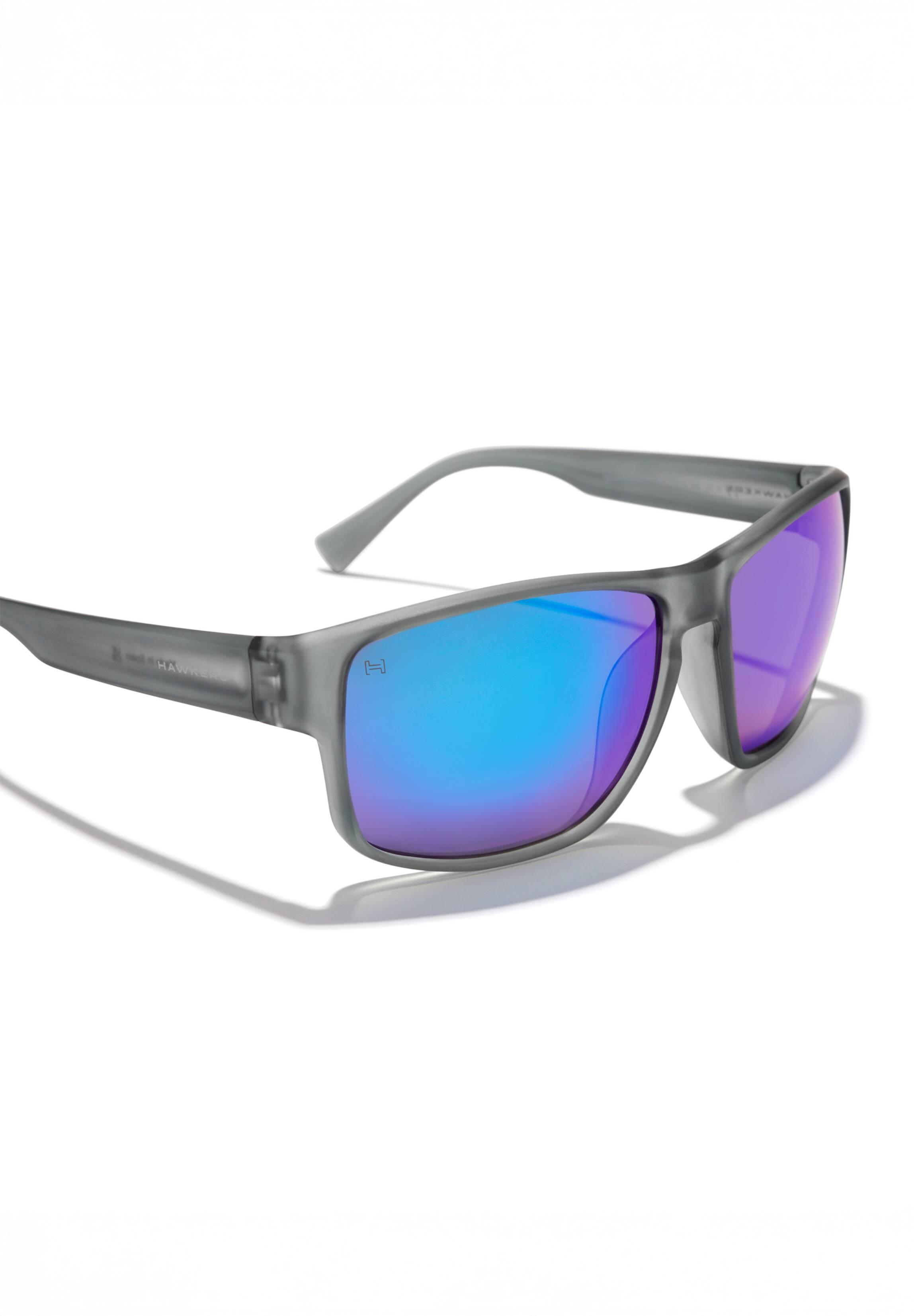 HAWKERS - Occhiali da sole per Uomo e Donna FASTER RAW  -  DARK GREY SKY 4/6