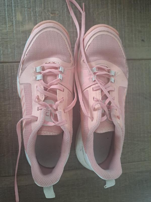 Tussen Particulieren - Tennisschoenen 2/5