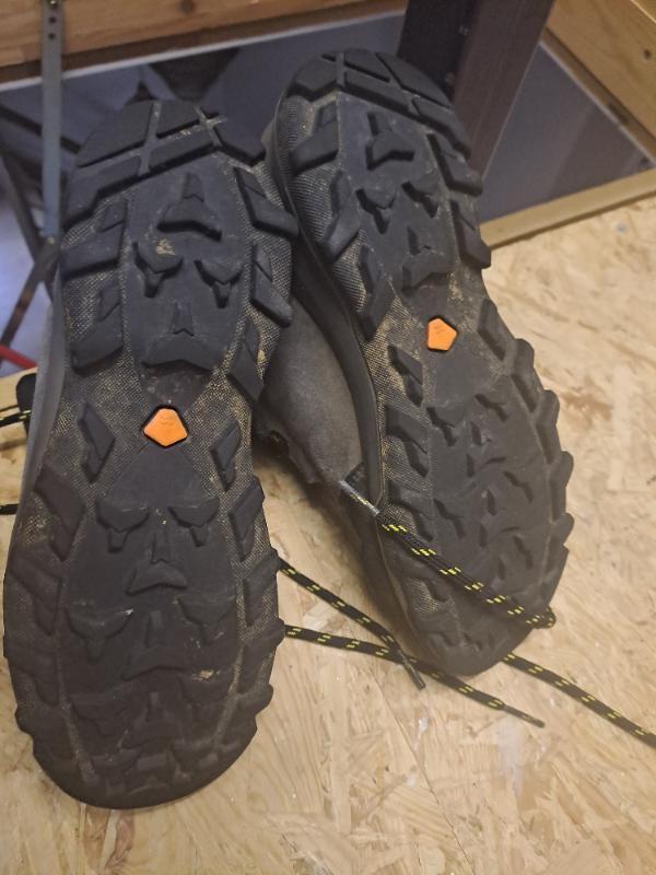 Tussen Particulieren - Wandelschoenen 4/4