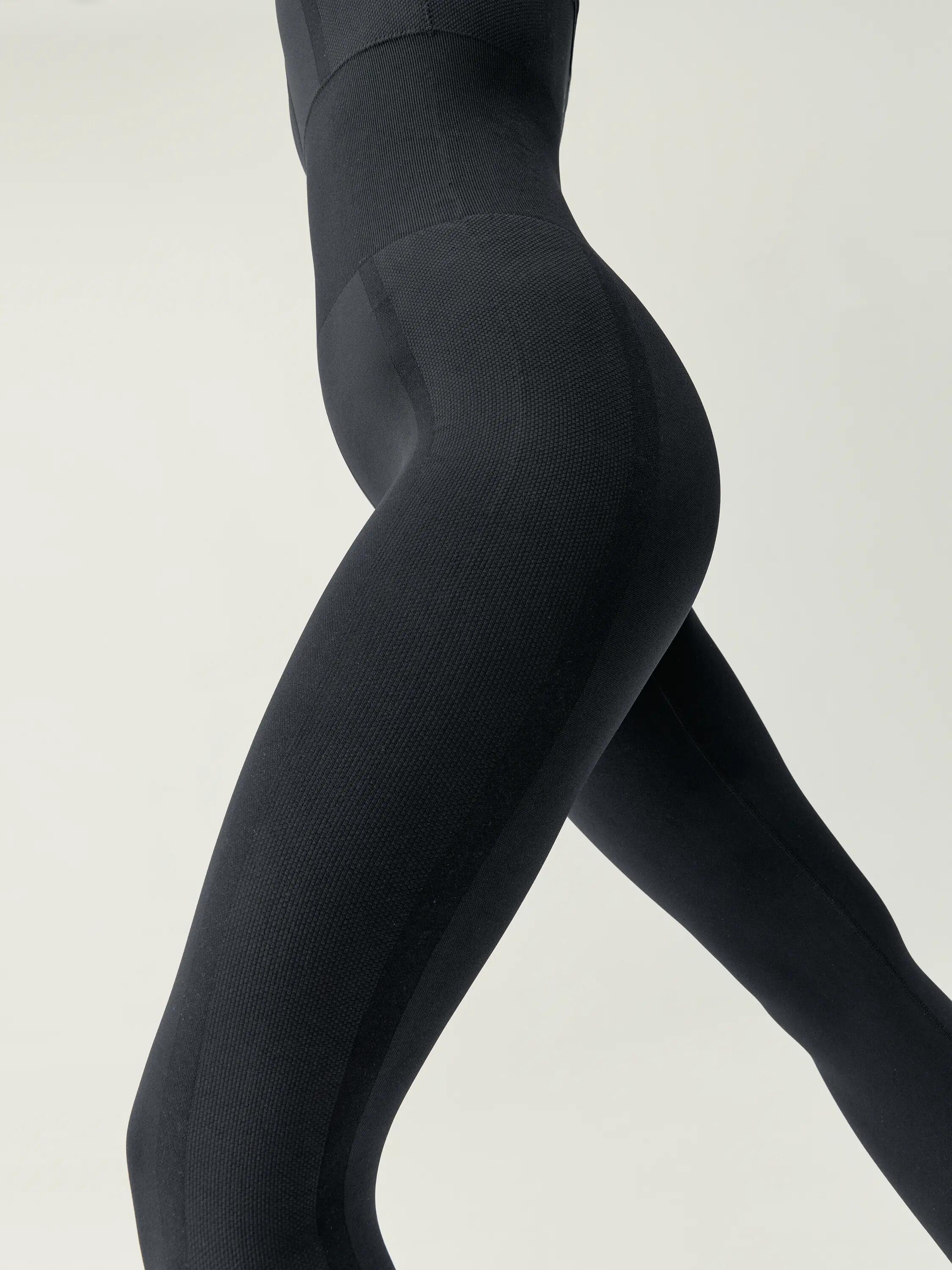 Mono deportivo de mujer Sarika Sin costuras efecto moldeador 4/7