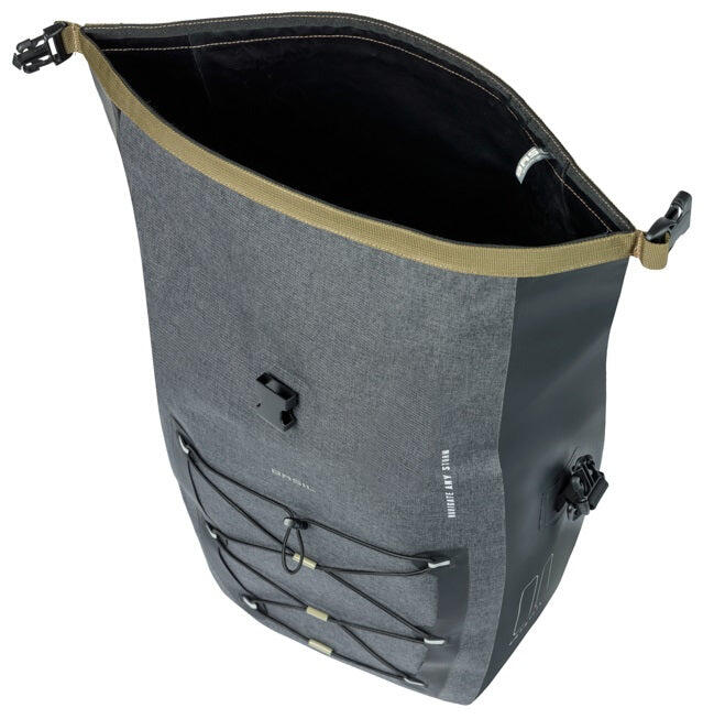 Basil Navigator Storm enkele fietstas L 25-31 L waterdicht 3/4