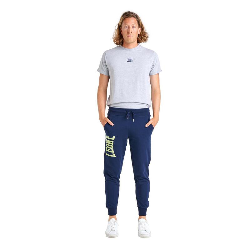 Pantaloni bărbătești Leone Basic cu logo mare din bumbac neperiat