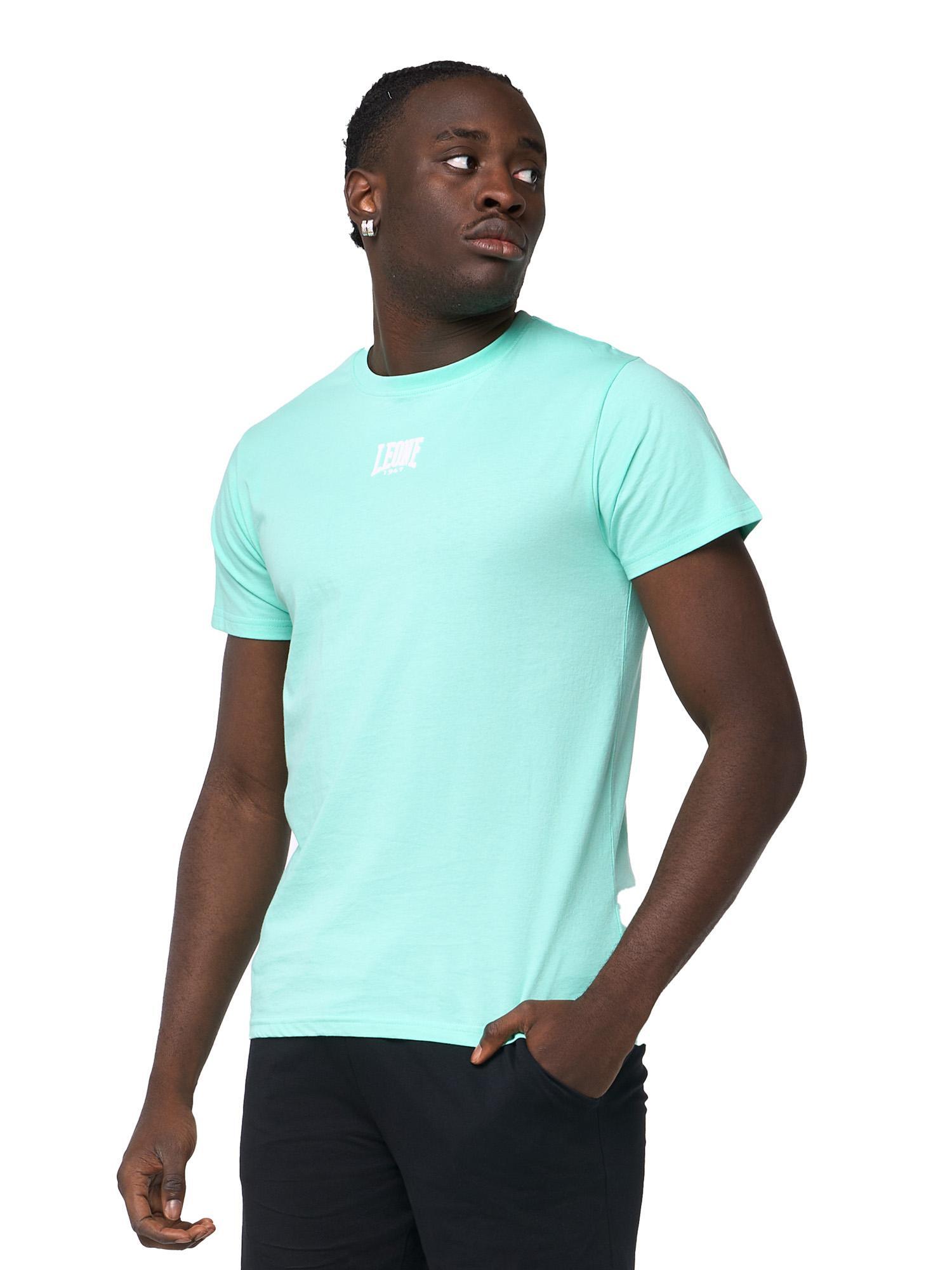 Completo set da uomo composto da t-shirt e pantaloncini Leone Basic 2/8