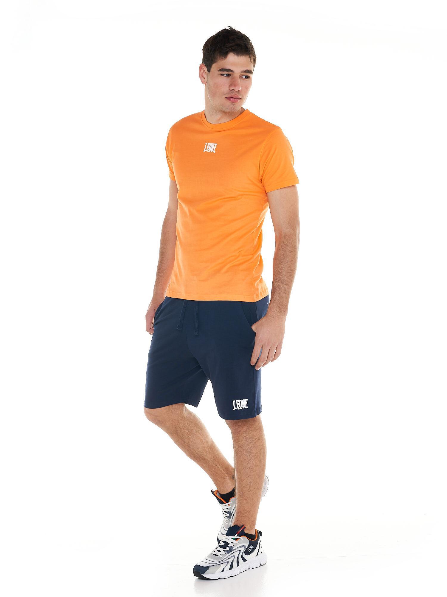 Completo set da uomo composto da t-shirt e pantaloncini Leone Basic 2/8