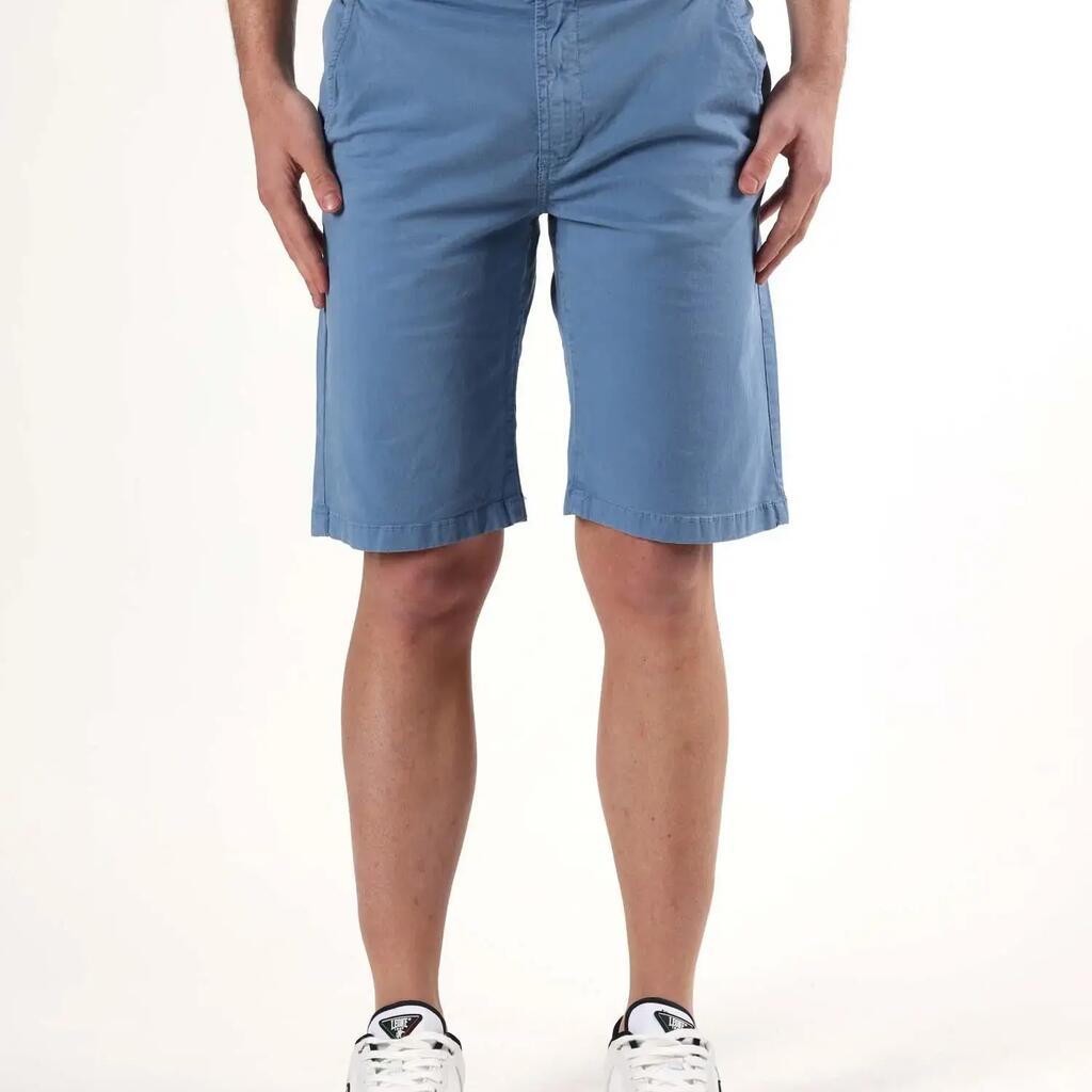 Man bermuda chinos