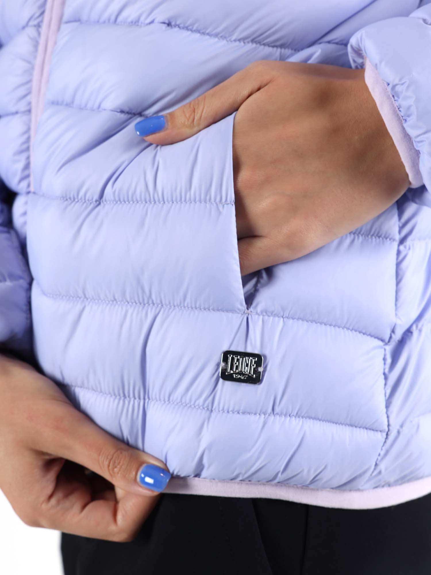 Chaqueta básica de primavera para mujer Leone con capucha y cremallera. 3/8