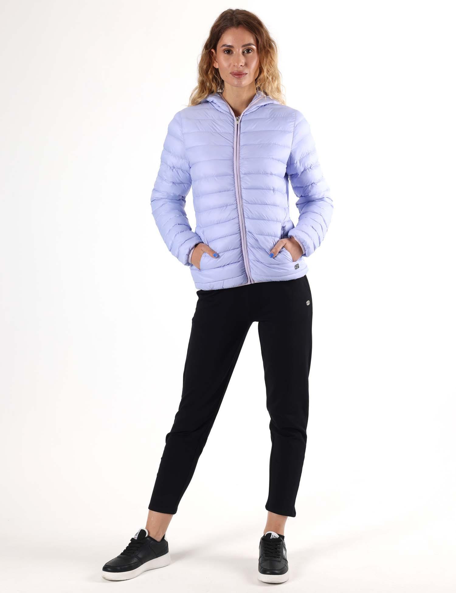 Chaqueta básica de primavera para mujer Leone con capucha y cremallera. 2/8