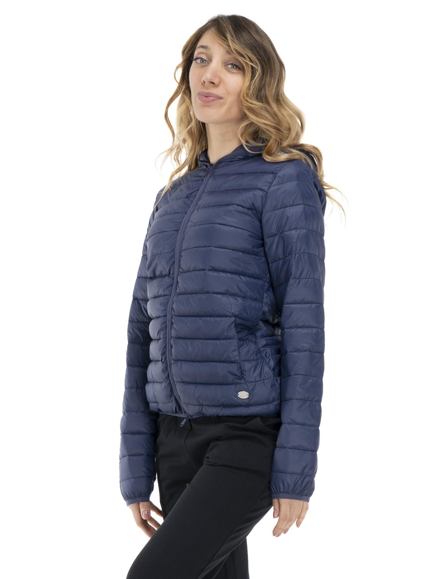 Chaqueta básica de mujer. 3/5