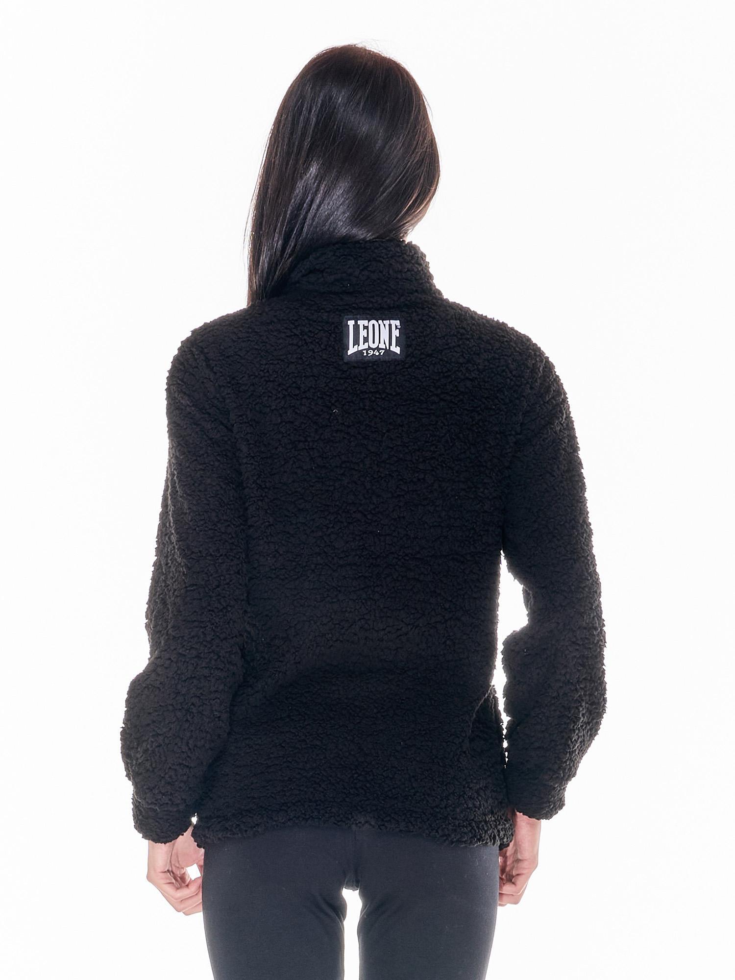 Camisa sherpa feminina básica Leone 4/5