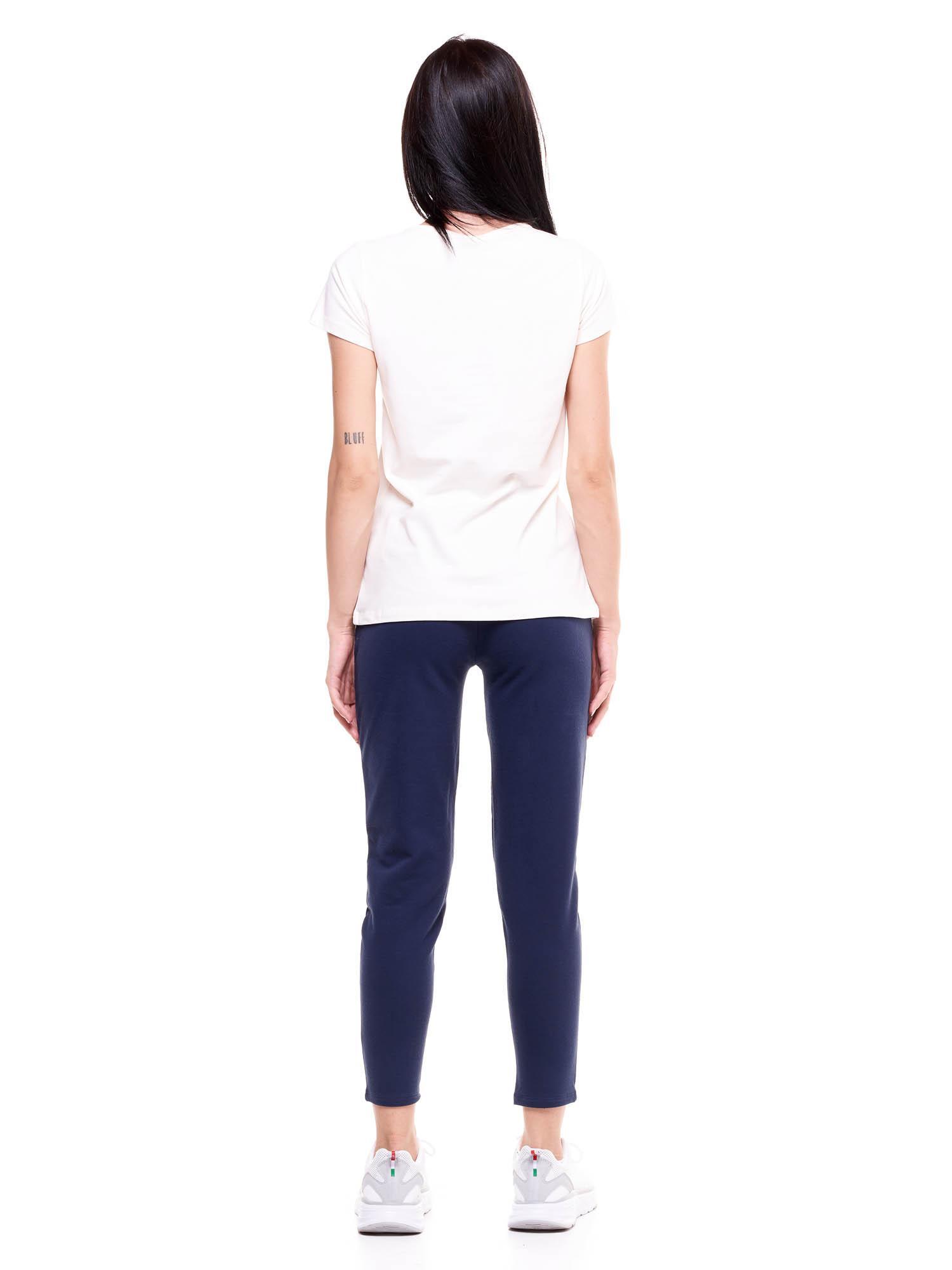 Basic dames-T-shirt met ronde hals en korte mouwen 4/8