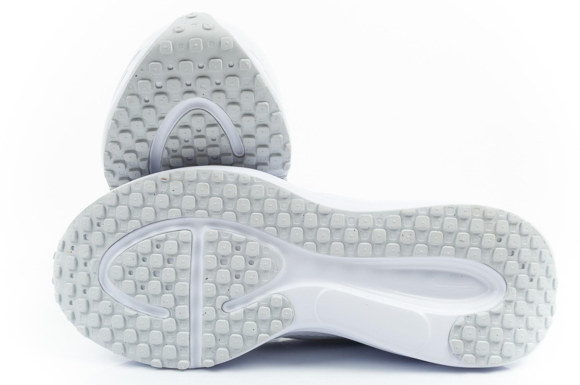 Chaussures de sport pour femmes Nike Revolution 8 6/7