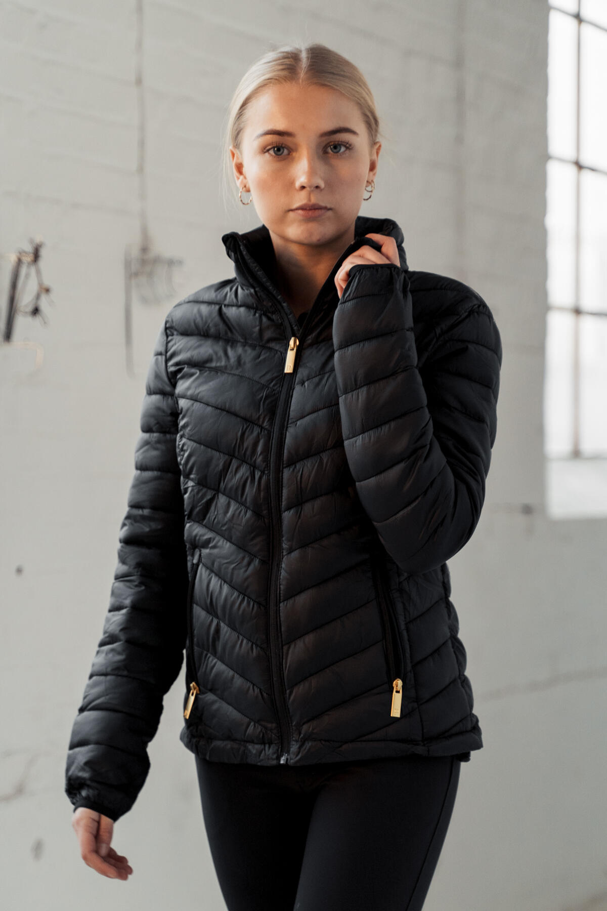 Chaqueta ligera Ingrid, negra 3/7