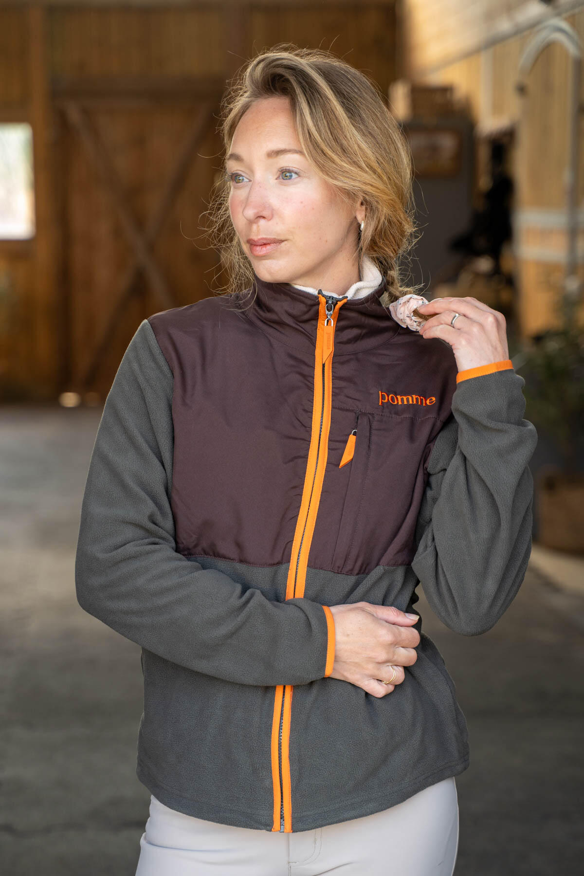 Chaqueta Bonnie, color oliva noche 2/7