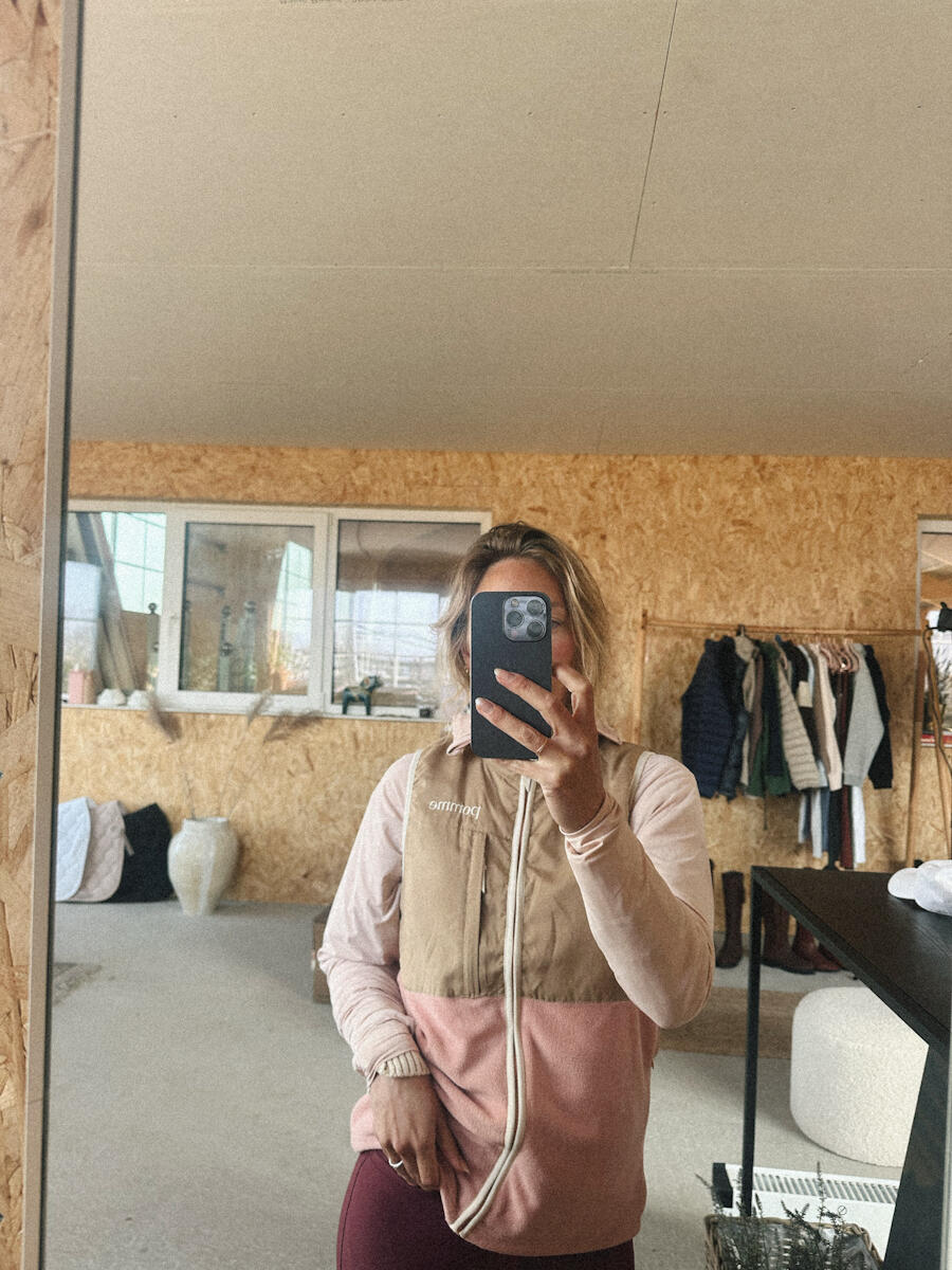Bonnie Vest, Row Dawn 2/7