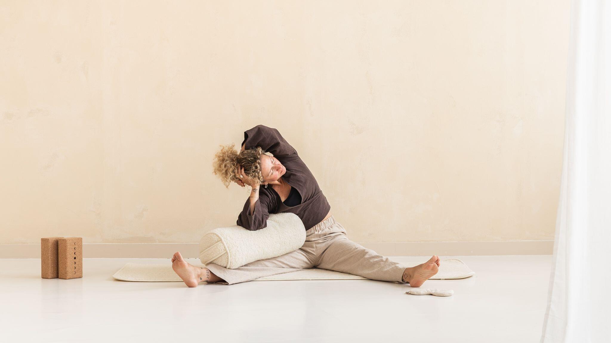 Lotus Yoga blok eco natuurkurk moon 3/5