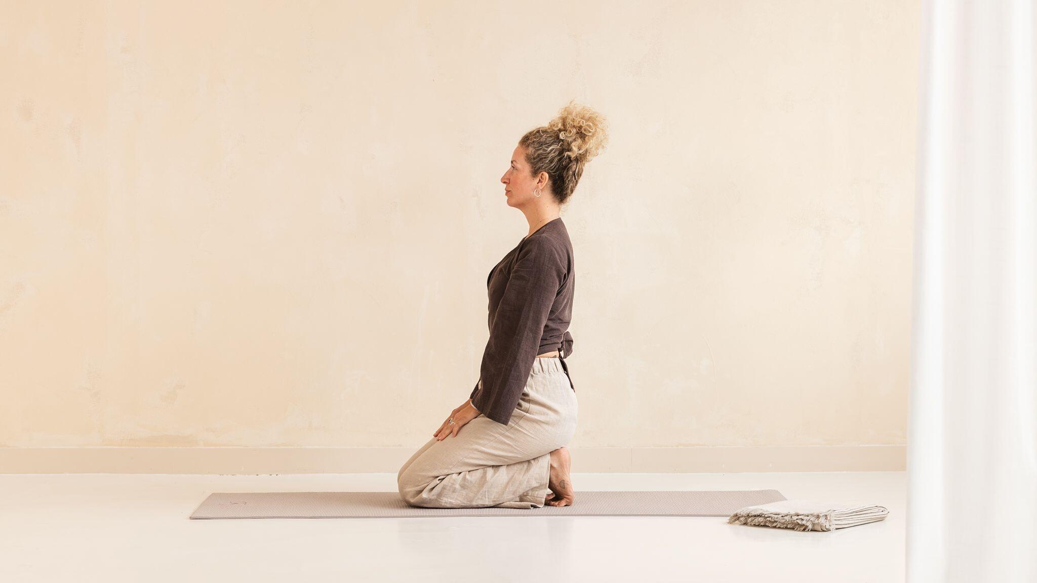 Lotus Yogamat sticky extra dik taupe 2/5