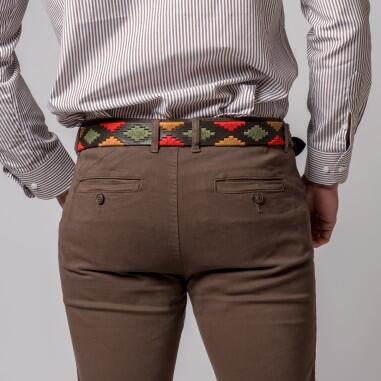 PANTALON CAMPERO CON BOTONES MOCA 4/5