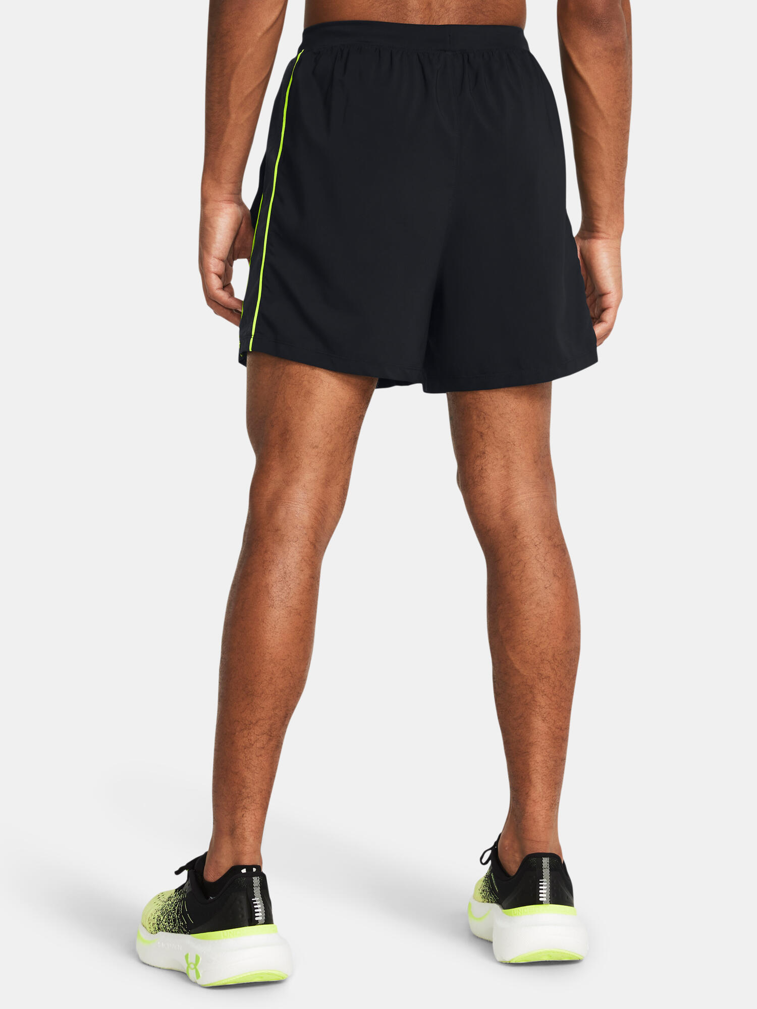 Heren Run Anywhere Korte Broek (Zwart) 2/7