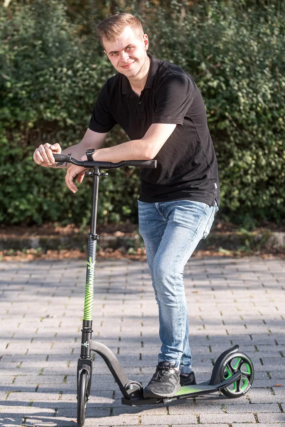 muuwmi Aluminium Scooter Pro 230/205 mm grün 6/7