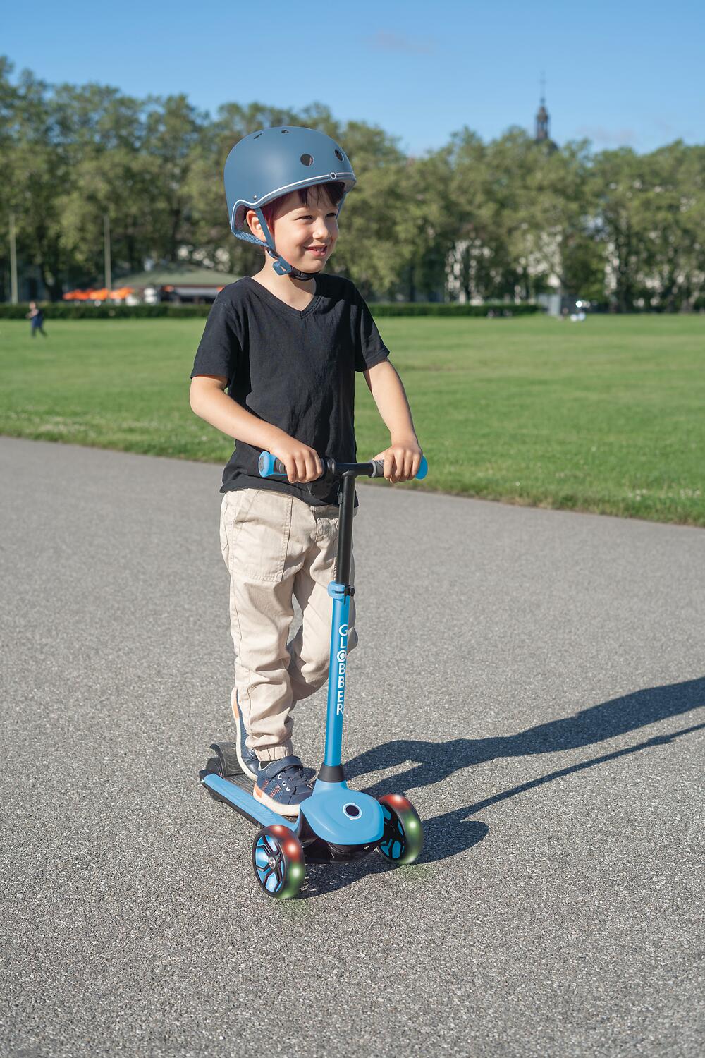 Globber Elektrische Step One K E-Motion 4  V3 Plus in Blauw 6/7