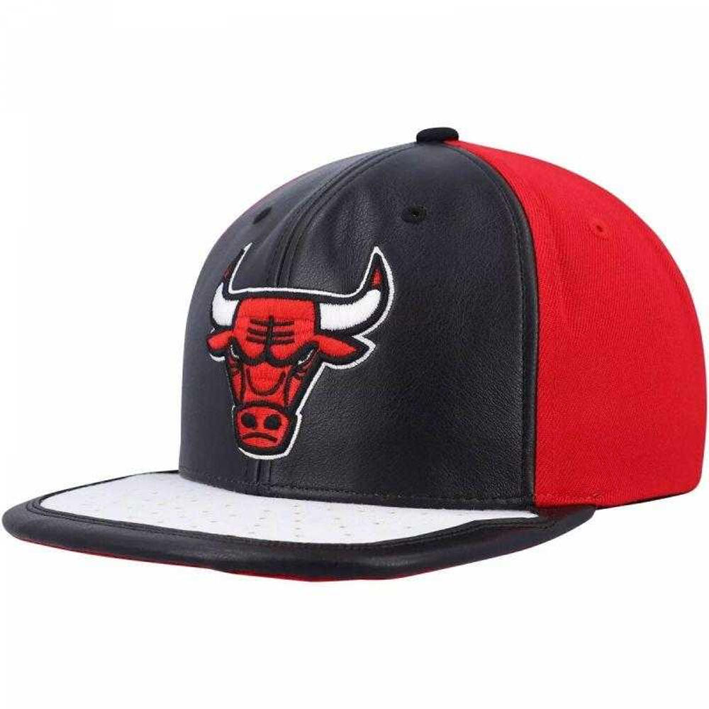 Gorra Ajustable Day One Diseño Toros de Chicago para Hombre Blanco, Negro, Rojo 3/4