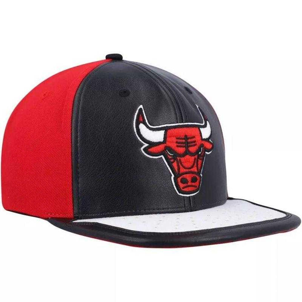 Gorra Ajustable Day One Diseño Toros de Chicago para Hombre Blanco, Negro, Rojo 4/4