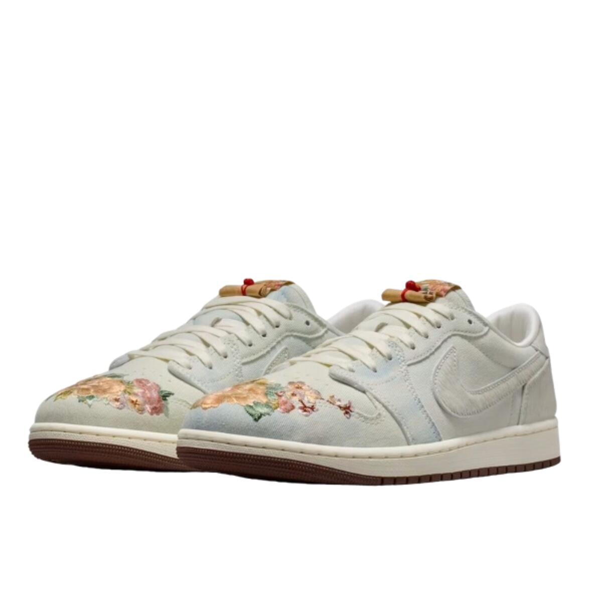 Scarpe  1 Retro Low OG Football Grey Sail Light Chocolate 2/4