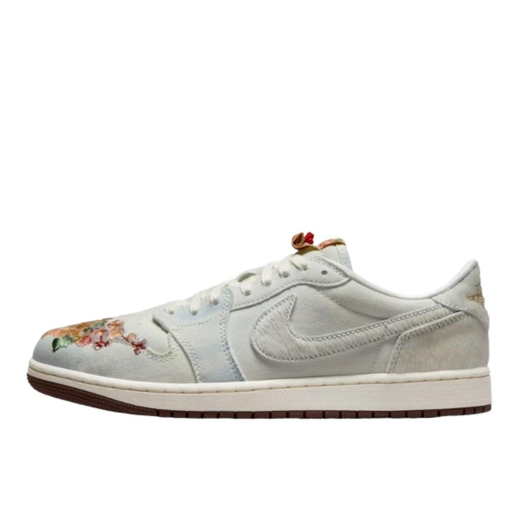 Shoes  1 Retro Low OG Football Grey Sail Light Chocolate