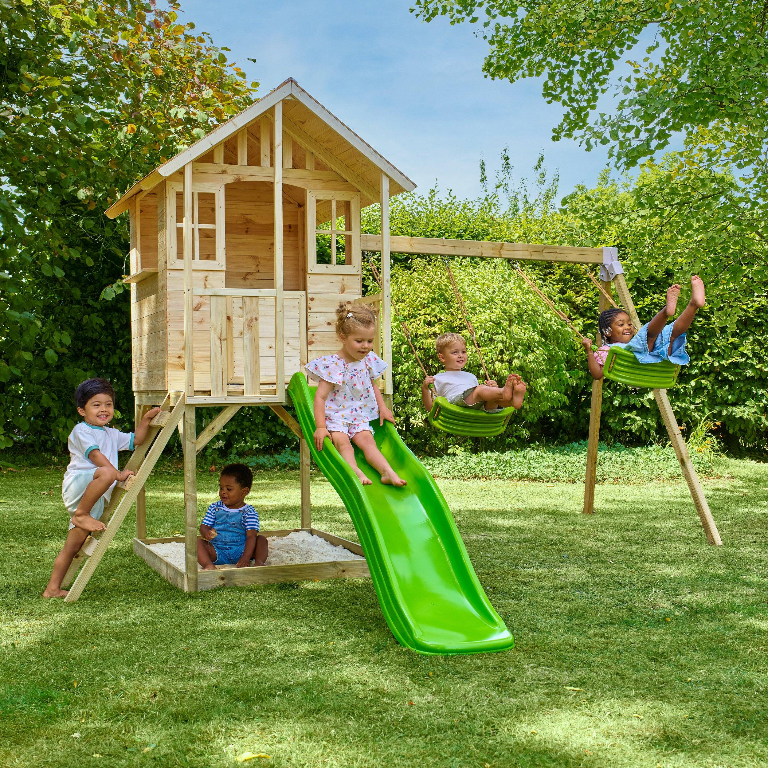 Speelhuis op palen met balkon, glijbaan en 2 schommels BASILIC bruin FSC® 2/5