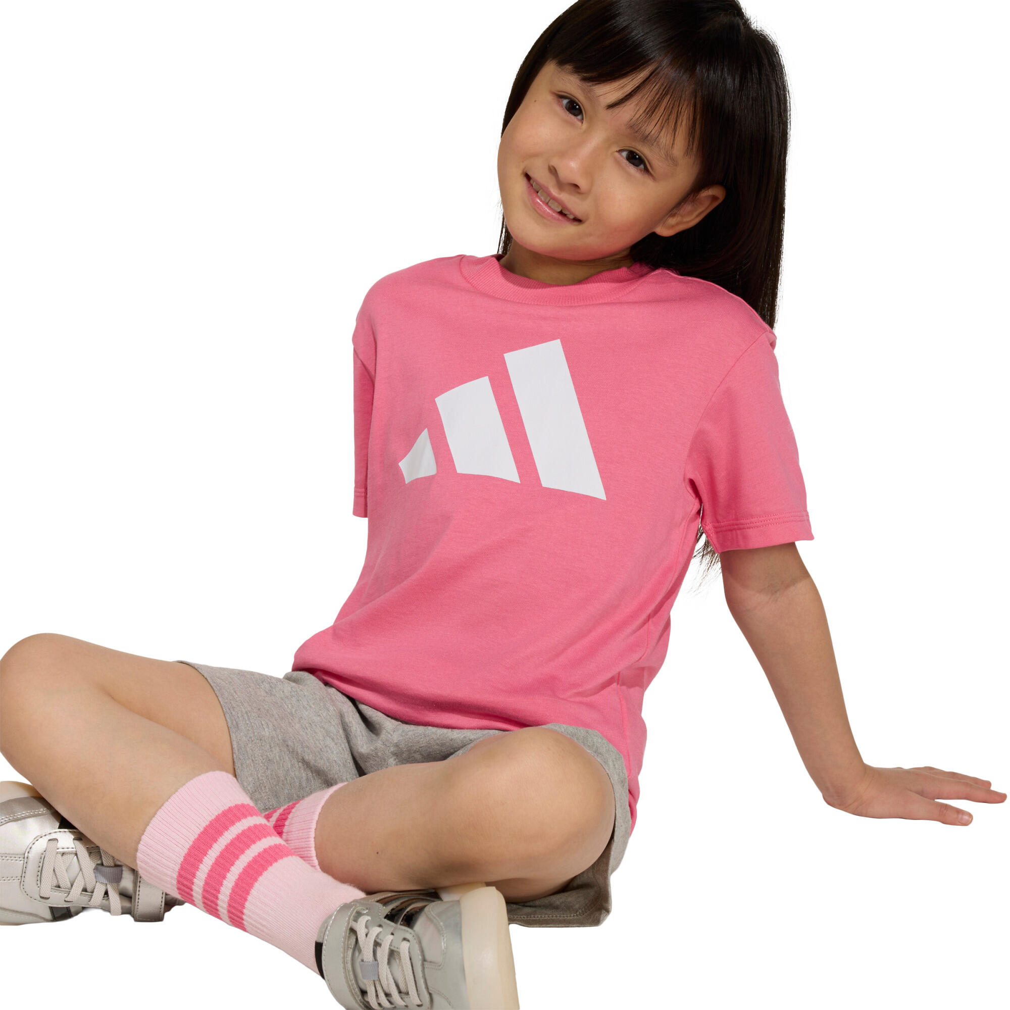 Conjunto de camiseta y pantalón corto para niño adidas Essentials 7/7