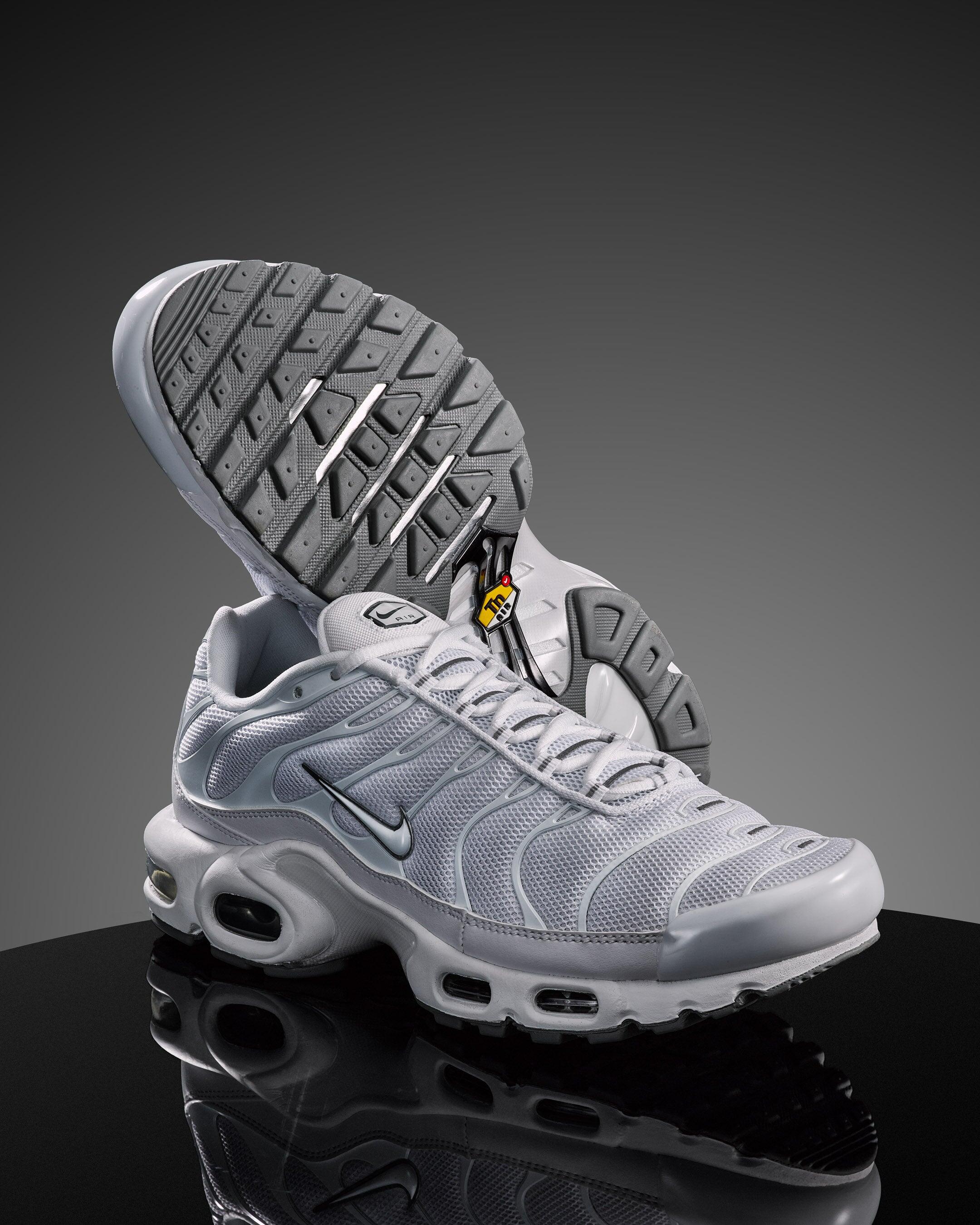 Schoenen - hardlopen - unisex - air max plus - wit/zwart 6/7
