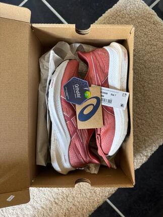 Tussen Particulieren - Asics GT2000 12