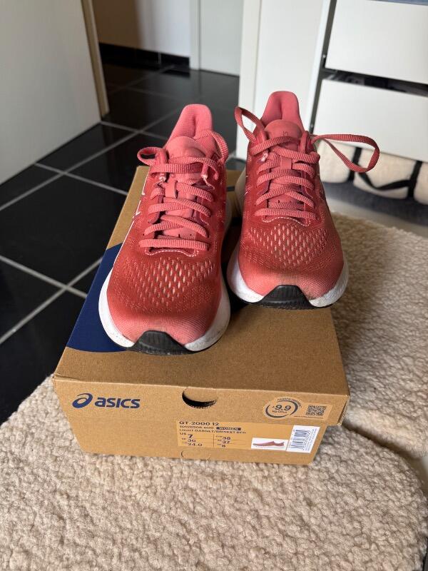 Tussen Particulieren - Asics GT2000 12 2/2