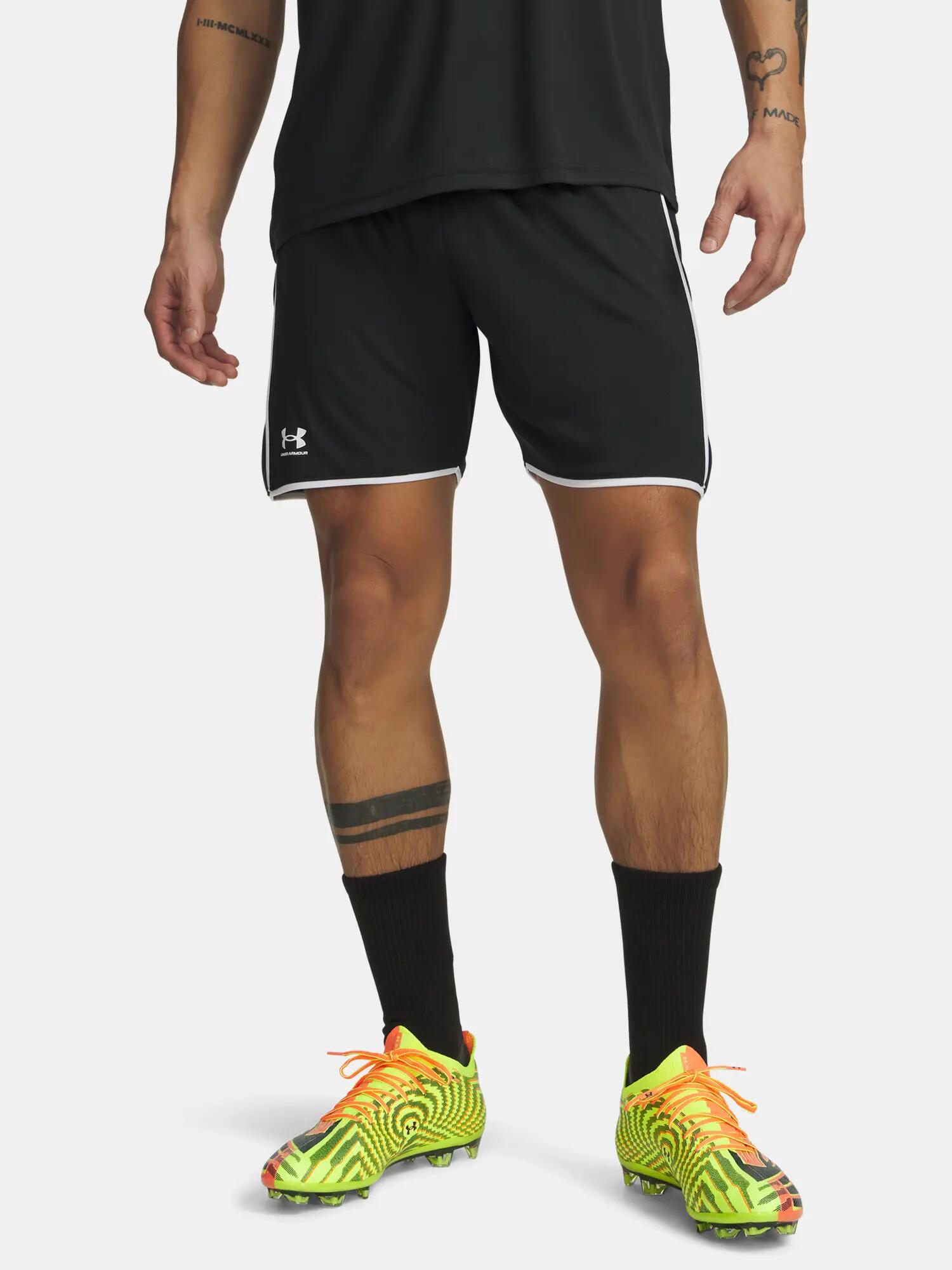 UNDER ARMOUR picture