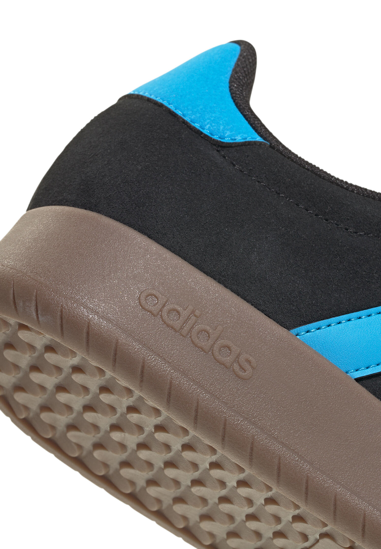 Scarpe Adidas modello BARREDA per uomini 6/7