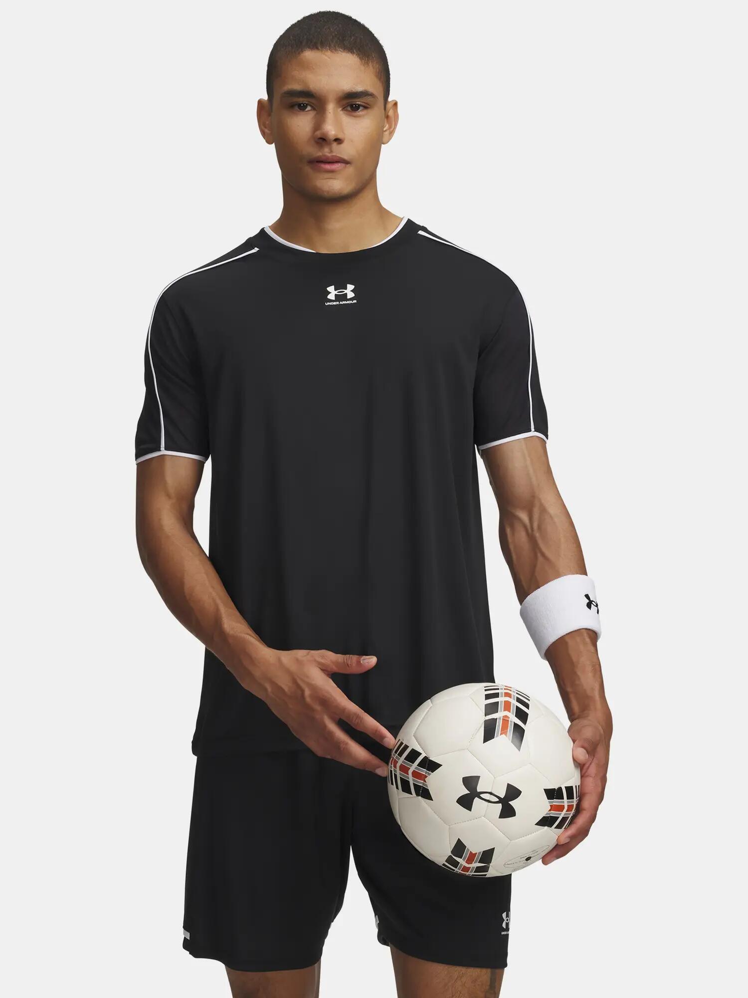 UNDER ARMOUR picture