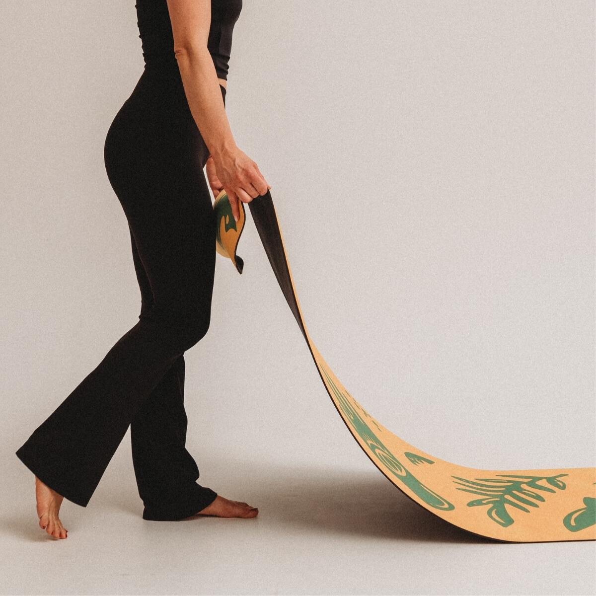 Mata do ćwiczeń, jogi, pilatesu mikrofibra eco kauczuk FORCEBAND 4mm 3/7