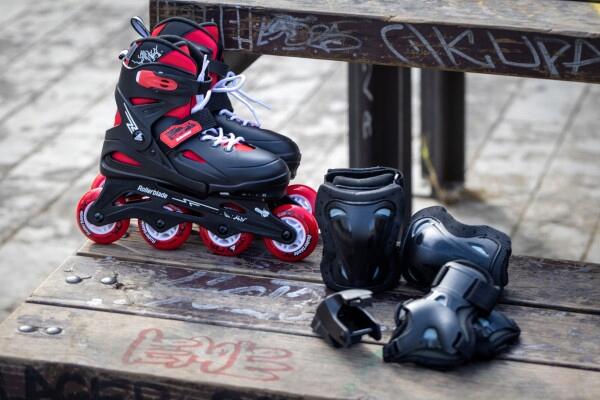 ROLLERBLADE Roller Freeskate Enfant Fury Combo Noir Rouge 4/5