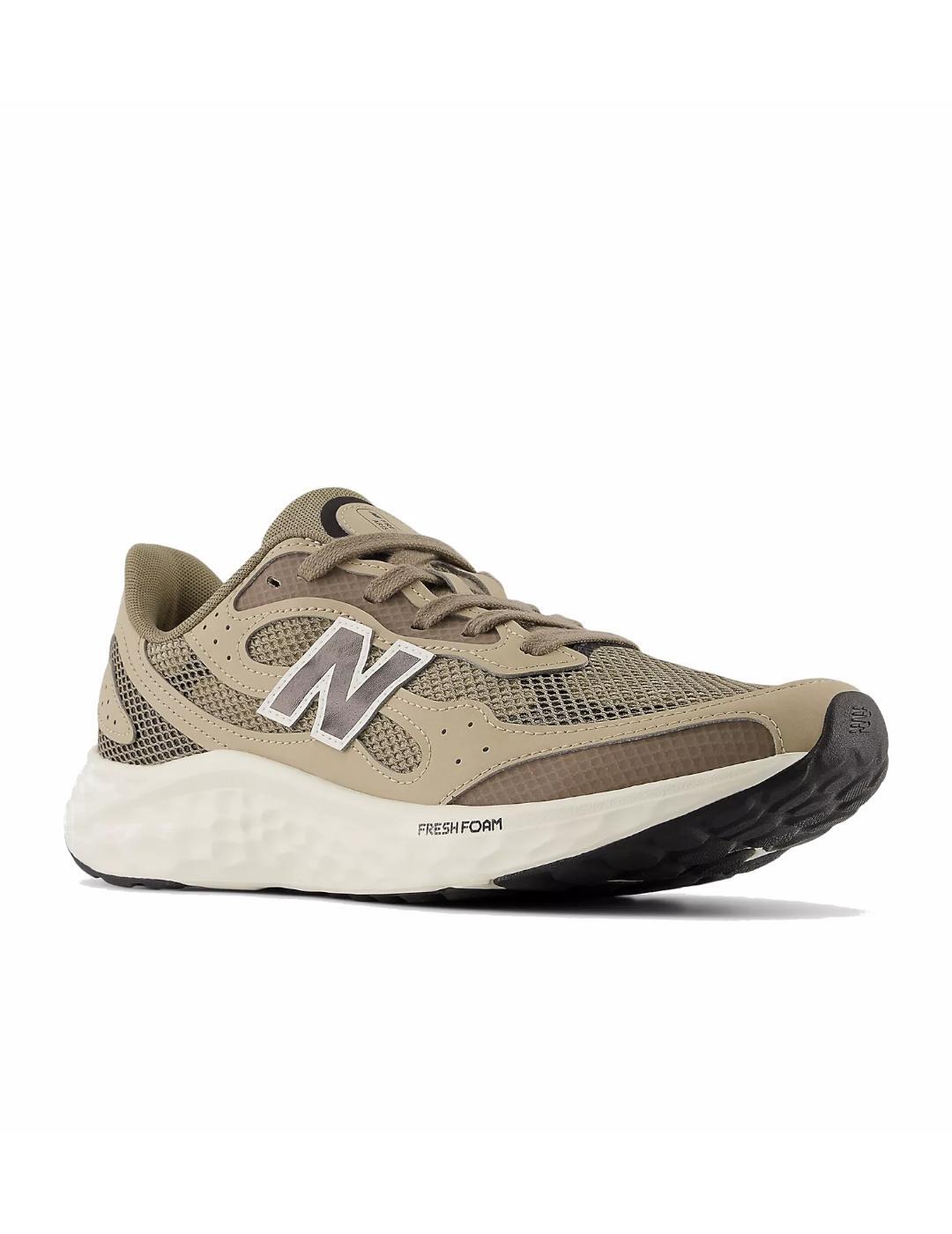 Sneakers da uomo per lo sport New Balance Fresh Foam Arishi Marrone. 3/5