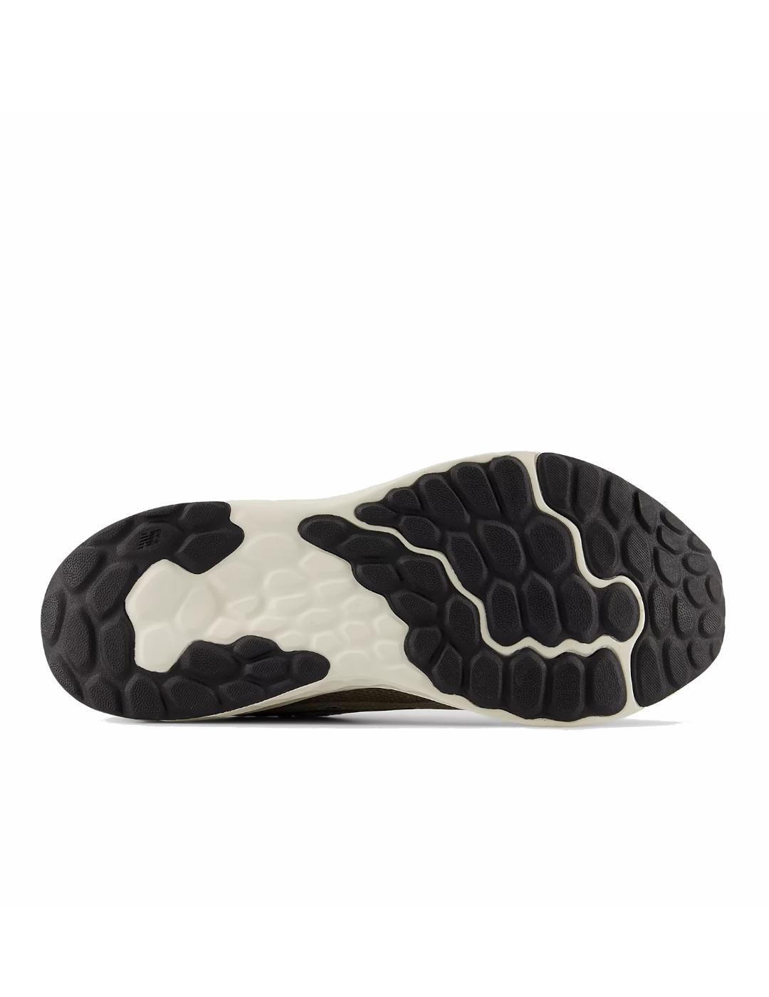 Sneakers da uomo per lo sport New Balance Fresh Foam Arishi Marrone. 5/5