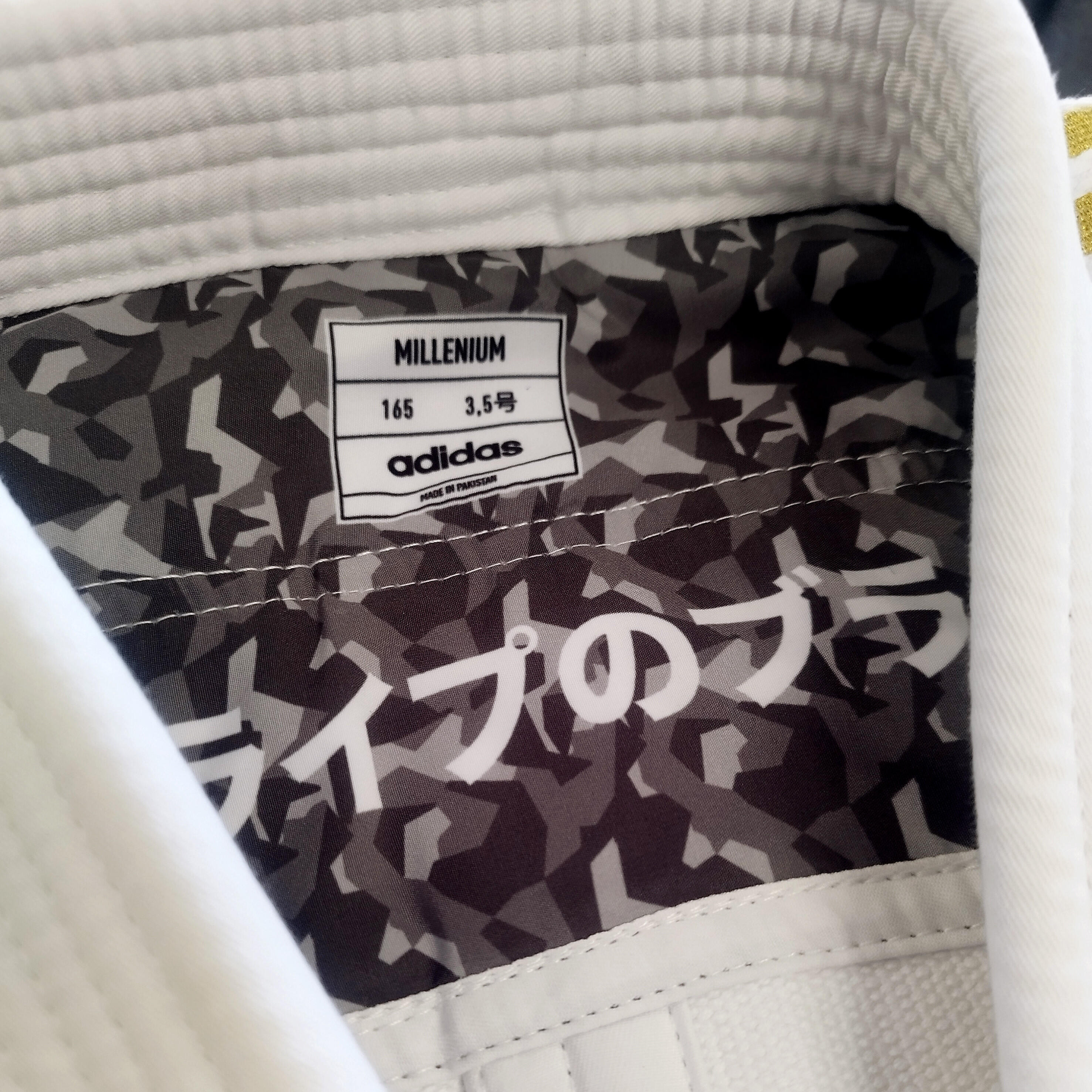 Kimono de judo ADIDAS millenium con rayas negras 4/4