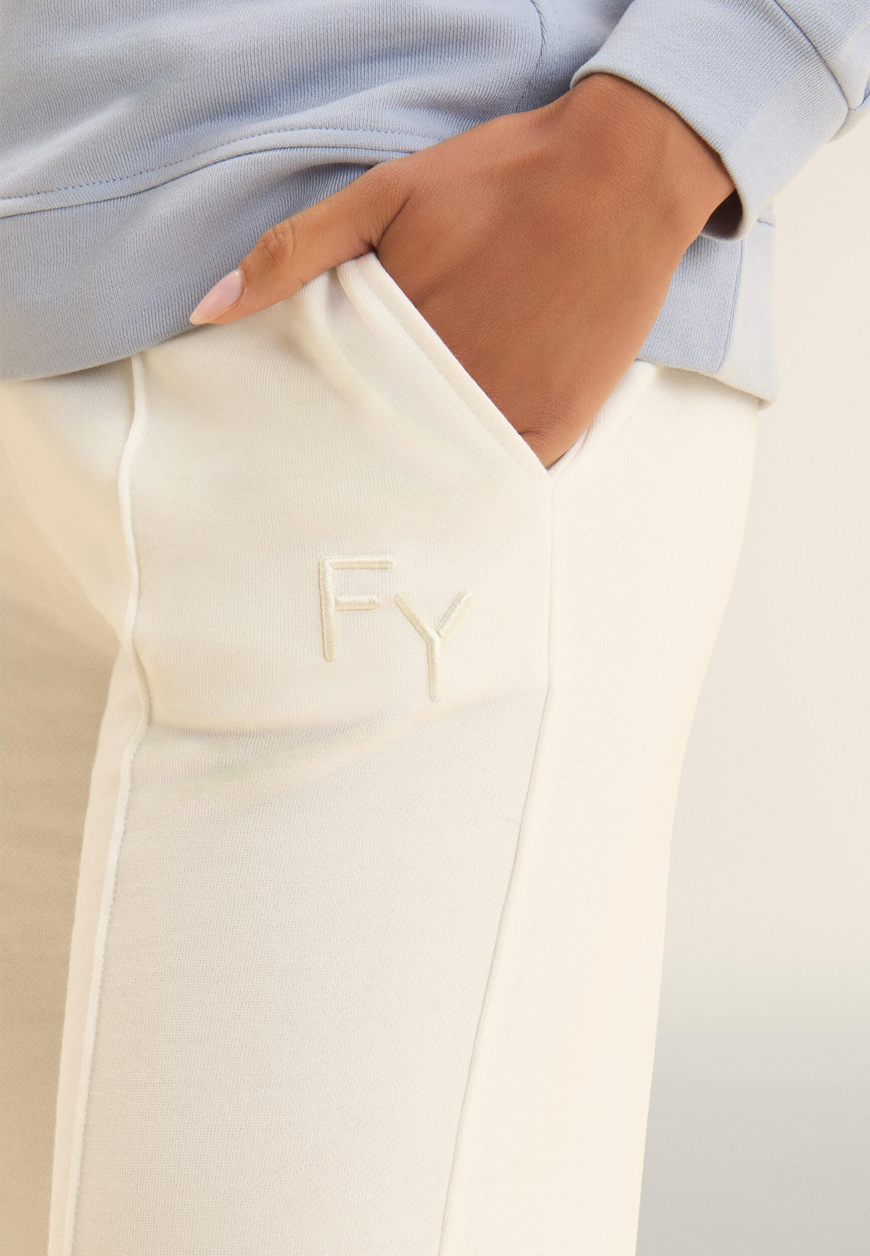 Pantaloni Sportivi con Gamba Wide Leg e Logo Ricamato 4/4