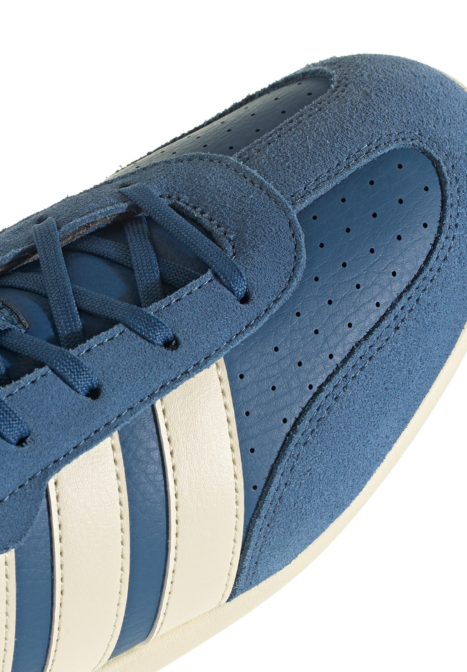 Sneakersy adidas Barreda Lo 4/7