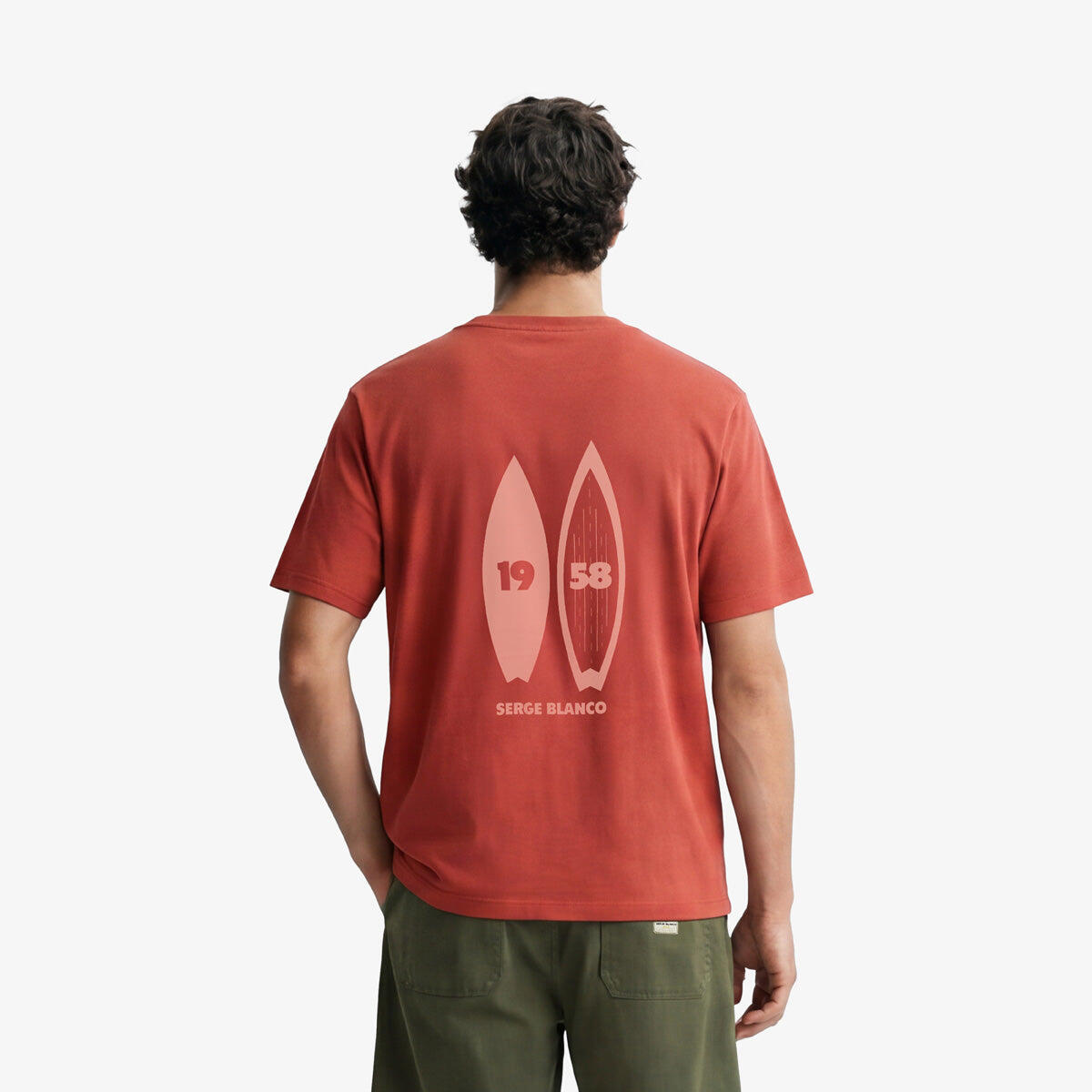 T-shirt girocollo in cotone stampato sul retro color arancio ruggine 2/7
