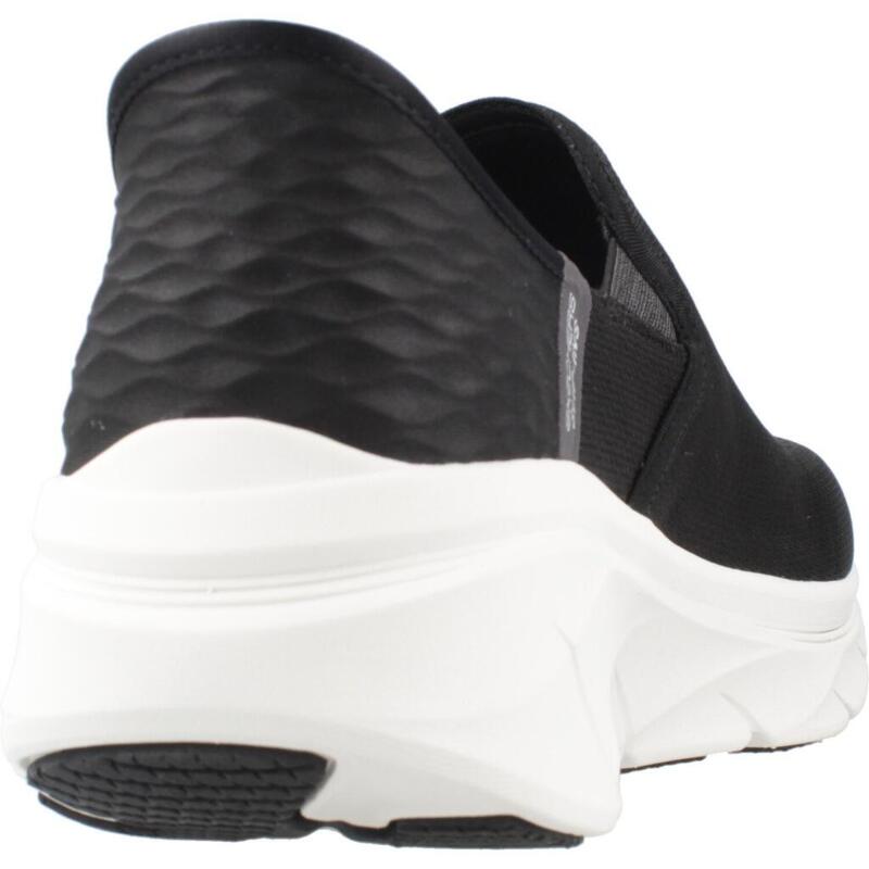 Pantofi Sport Skechers Model Dlux Walker Culoare Negru