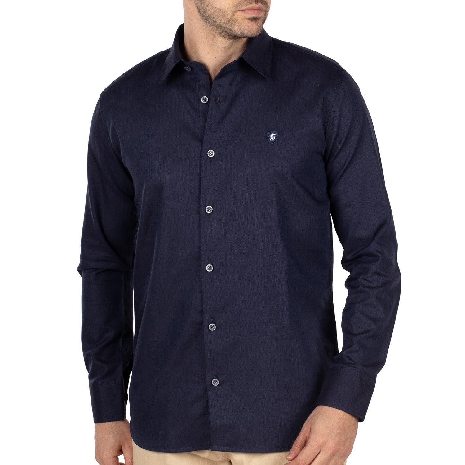 bleu marine.