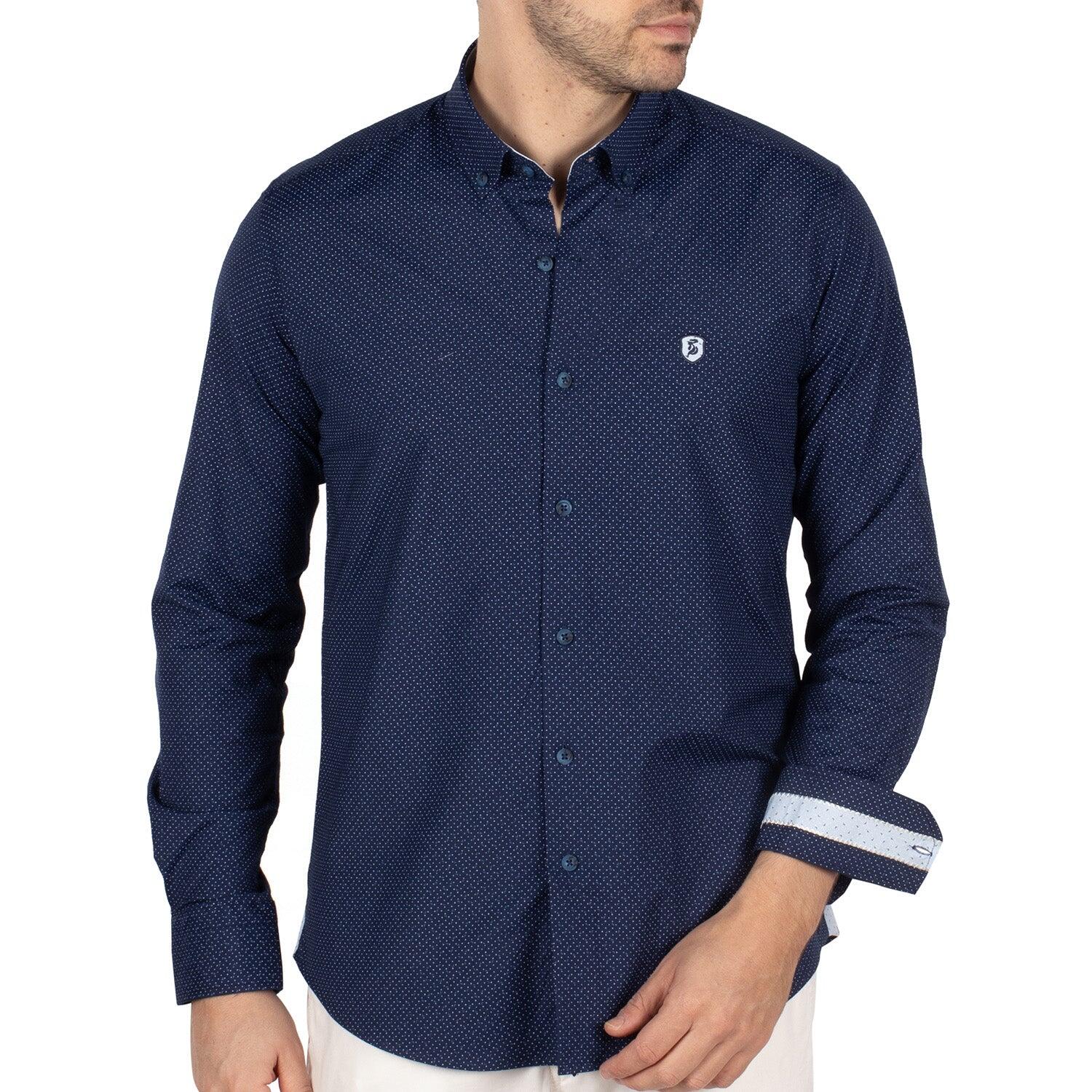 bleu marine.