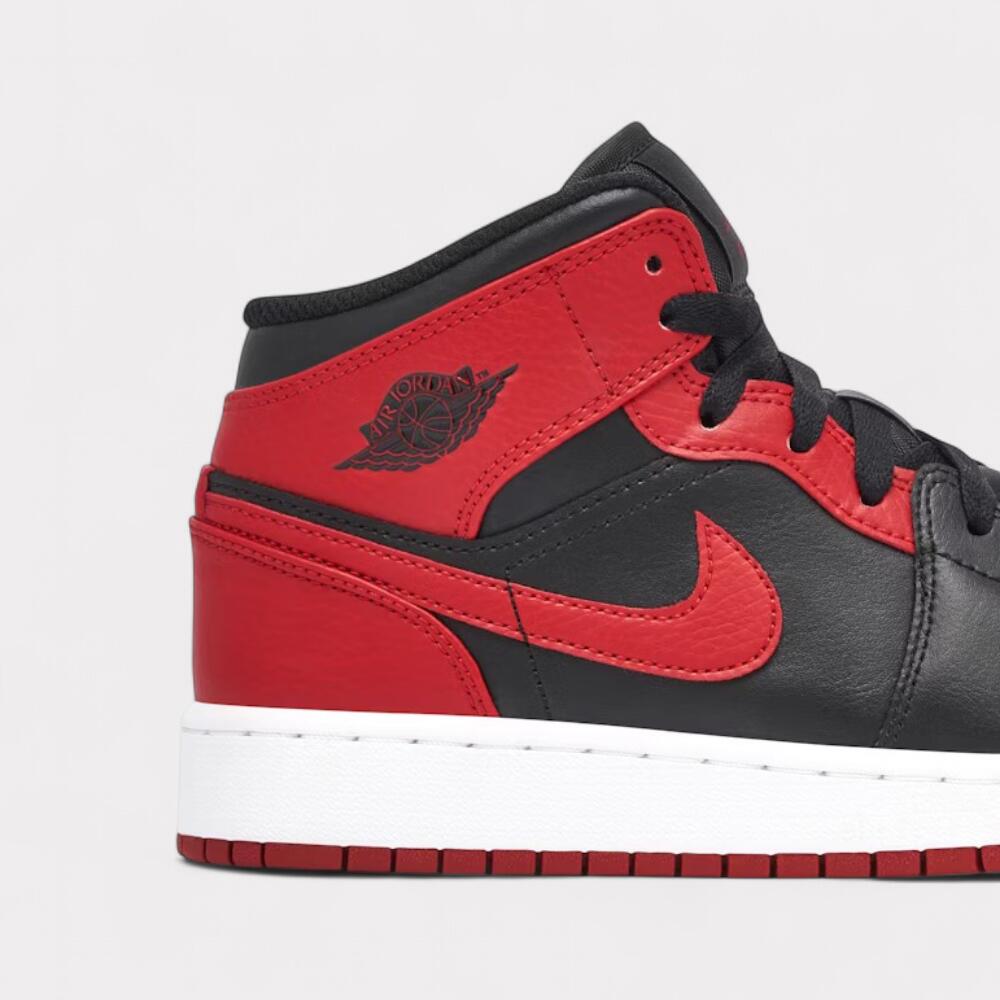 Air Jordan 1 Mid Banned (2020) 4/6