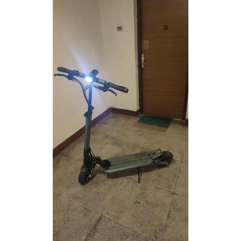 Far Carsons 1800 Lumeni, reincarcabil USB, 5 moduri, aluminiu